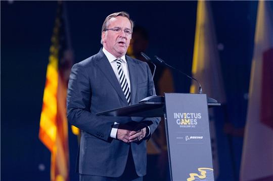 Bundesverteidigungsminister Boris Pistorius (SPD) spricht bei der Eröffnung der 6. Invictus Games in Düsseldorf.