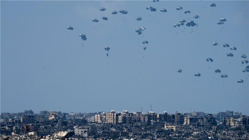 Druck auf Israel wächst - Deutschland bremst bei Sanktionen Bundeswehrmaschinen sollen sich an den Abwürfen von Hilfsgütern über Gaza beteiligen. (Archivbild)