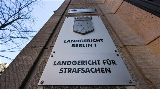 Bundesweit wurden Bronzestatuen von Friedhöfen gestohlen. Nun stehen Eheleute im Alter von 68 und 63 Jahren sowie ein 56-Jähriger vor Gericht. (Foto (Illustration) 