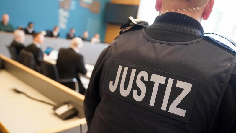 Getöteter Joel (6): 14-Jähriger schweigt – Bruder gerät ins Visier Bundesweites Interesse: Die Öffentlichkeit wurde von dem Prozess ausgeschlossen.