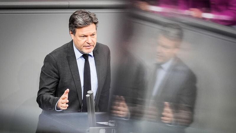 Wachstumspaket: Habeck ruft Union zu Ende der Blockade auf Bundeswirtschaftsminister Robert Habeck (Bündnis 90/Die Grünen) im Bundestag.