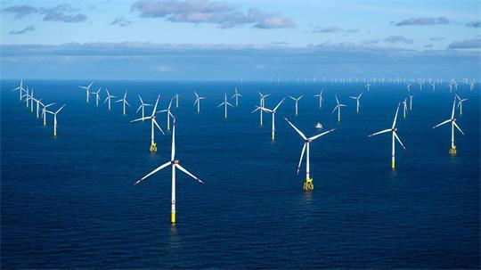 Bundeswirtschaftsministerin Katherina Reiche reagiert auf einen Brandbrief von Ländern zum stockenden Ausbau der Windkraft auf See. 