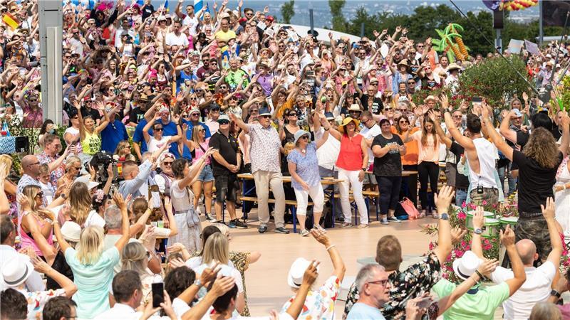 Bunt, laut, ausgelassen, so geht es regelmäßig beim „Fernsehgarten“ zu. (Archivfoto)