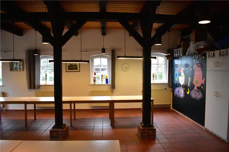 Ein Gemeinschaftsraum in der Pfarrscheune in Balje.