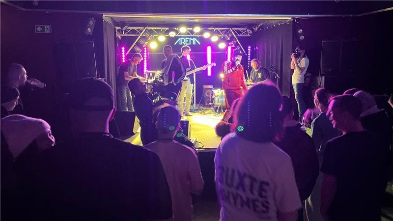 „Buxte Rhymes“ unter freiem Himmel: Auf dem Petri-Platz ist zu erleben, warum die Arena für die Buxtehuder Musikkultur so wichtig ist.
