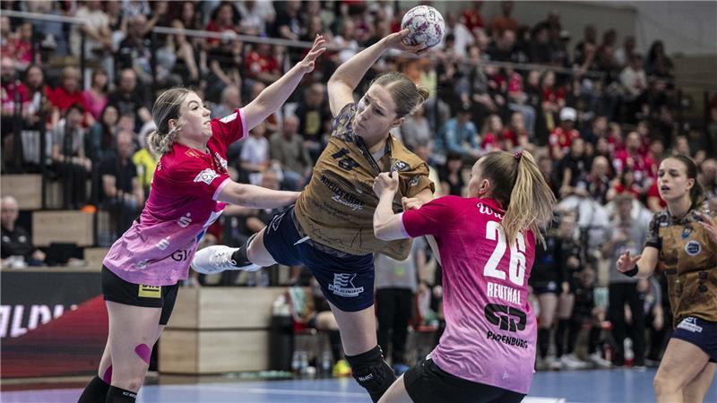 Buxtehude (hier Johanna Andresen) und Halle-Neustadt lieferten sich ein umkämpftes Spiel.