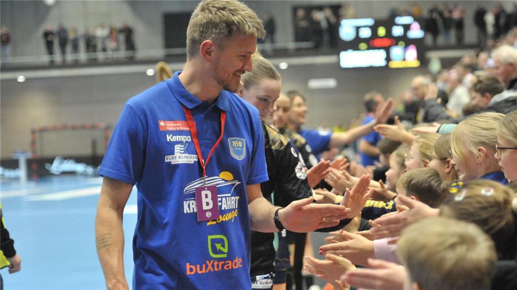 Buxtehuder SV - HSG Bensheim/Auerbach in der Halle Nord am 30. Dezember 2025.