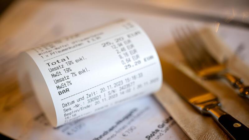 Extra-Kosten: Was sich in Restaurants derzeit ändert Bye-bye, Beilage? In vielen Restaurants kostet die klassische deutsche Beilage mittlerweile extra.