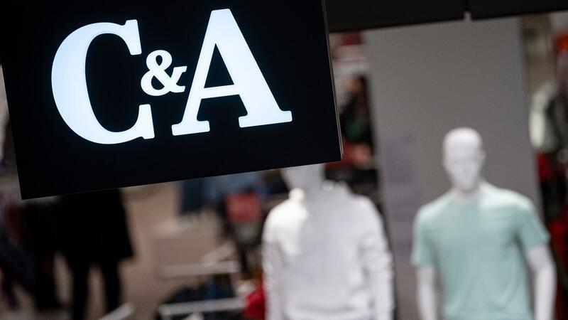 C&A betrieb Ende vergangenen Jahres 1300 Filialen in 17 Ländern.