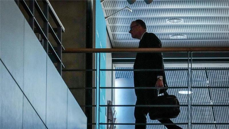 CDU-Chef Friedrich Merz kommt zu den Sondierungsgesprächen von Union und SPD.