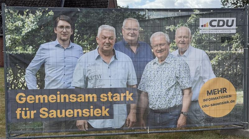 Kommunalwahl 2026: Das sind Apensens Kandidaten CDU-Kandidaten positionieren sich für den Sauensieker Gemeinderat (von links): Dr.Tobias Gorniak, Gerd Elmers, Jörg Zink genannt Amling, Rolf Suhr, der ein letztes Mal als Bürgermeister kandidiert, sowie Peter Heimberg-Bowe.
