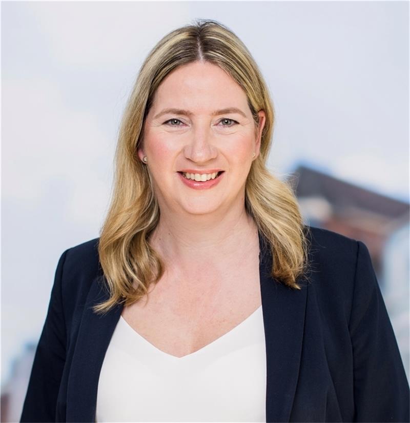 Lehrermangel: Kreis-Elternrat diskutiert mit Landtagskandidaten CDU-Landtagsabgeordnete Birgit Butter ist als Pendlerin selbst von den Verspätungen und Zugausfällen betroffen.
