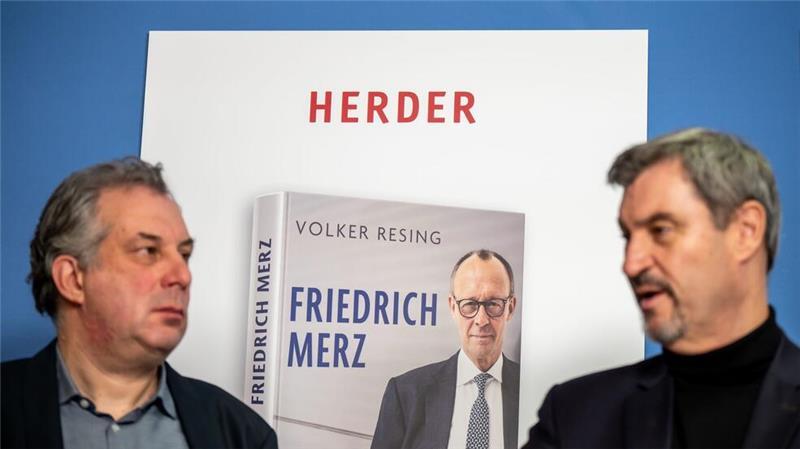 Söder: Sollten Richtungswechsel mehr in Mittelpunkt stellen CSU-Chef Söder stellt in Berlin eine Biografie über Kanzlerkandidat Merz vor. Der bayerische Ministerpräsident findet viele lobende Worte. Zugleich hat er ein paar Tipps parat.