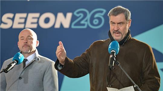 CSU-Chef Söder und Landesgruppenchef Hoffmann (links) fordern wie CDU-Chef Merz eine klare Priorität der Regierungsarbeit auf Wirtschaftswachstum. 