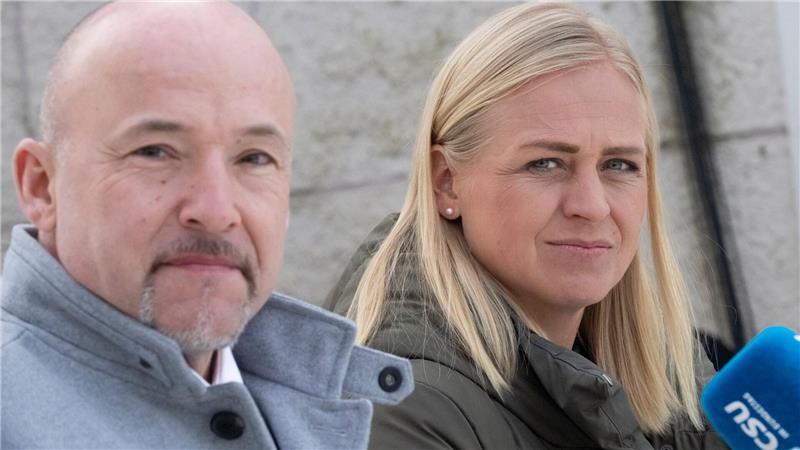 CSU-Landesgruppenchef Alexander Hoffmann - hier beim Treffen mit der finnischen Außenministerin Valtonen, ist strikt gegen jede Form von höheren Abgaben bei Erbschaften. 