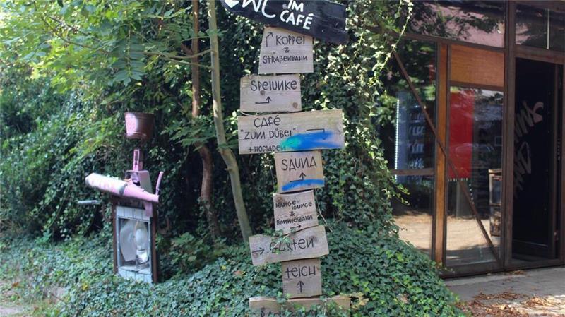 Café zum Dübel, Spelunke, Straßenbahn - die Namen der Locations versprechen individuelle Erlebnisse.