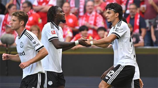 Can Uzun traf beim Frankfurter Sieg in Mainz doppelt.