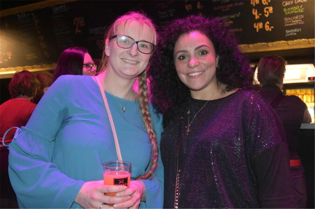 Carina Tolle-Lehmann (rechts) und Verena Ligentza sind auch im "Studio 21" dabei...