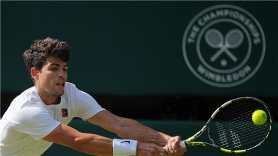 Carlos Alcaraz wird nicht beim Turnier in Wimbledon aufschlagen. (Archivbild)