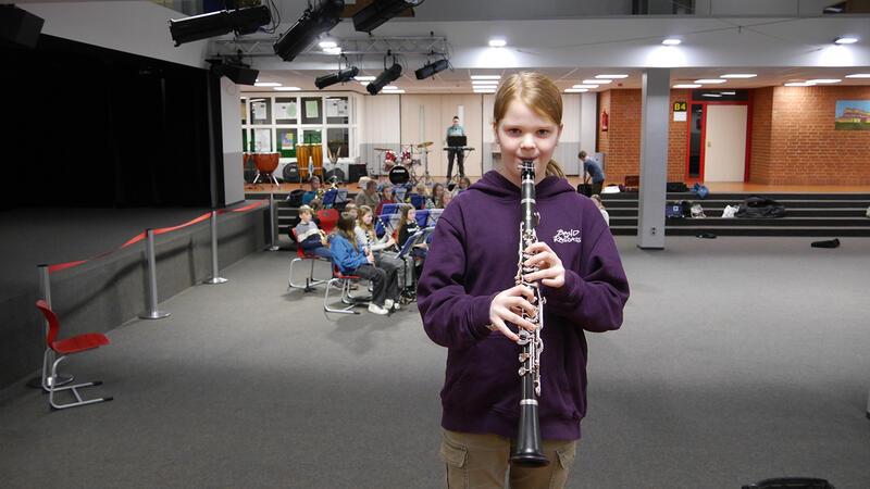 Carlotta Michels (12) aus Gräpel spielt seit der dritten Klasse Klarinette und freut sich schon auf den „Koala Rock“.