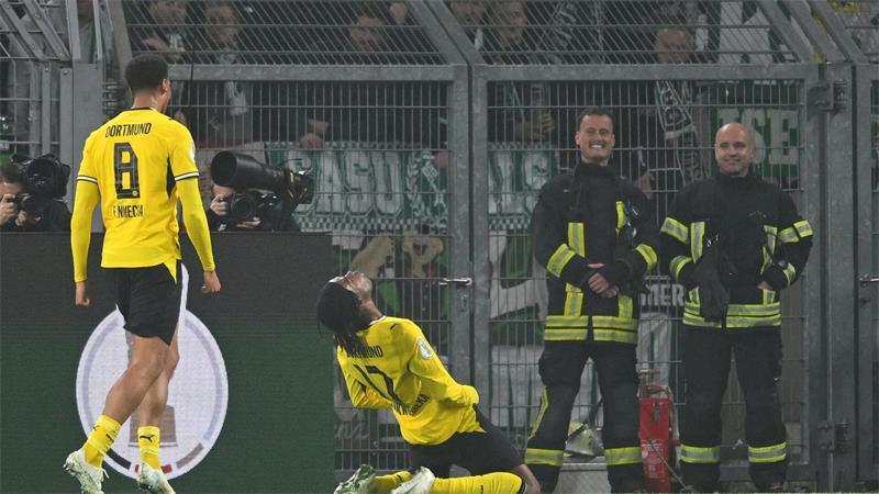 Sabitzer trifft spät: Dortmund bereit für Bayern Carney Chukwuemeka traf für Borussia Dortmund zum hochverdienten 2:0.