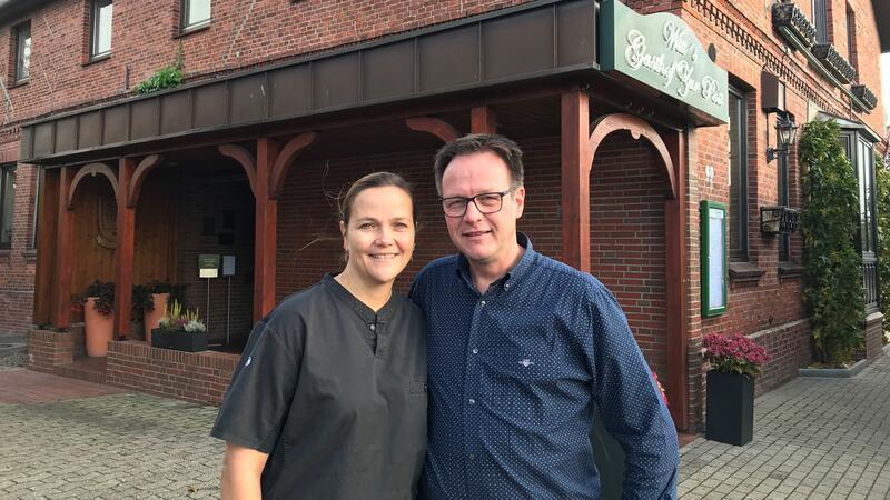 Carola und Uwe Staats führen den Gasthof Zur Post in Oederquart schon seit 18 Jahren.