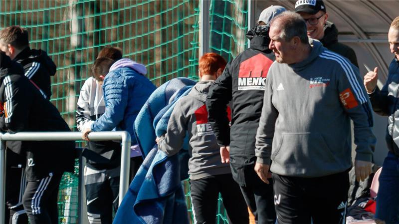 Impuls im Abstiegskampf: Agathenburg hat neuen Trainer Carsten Junge, hier noch an der Seitenlinie des VfL Güldenstern Stade, kennt die Kreisliga.