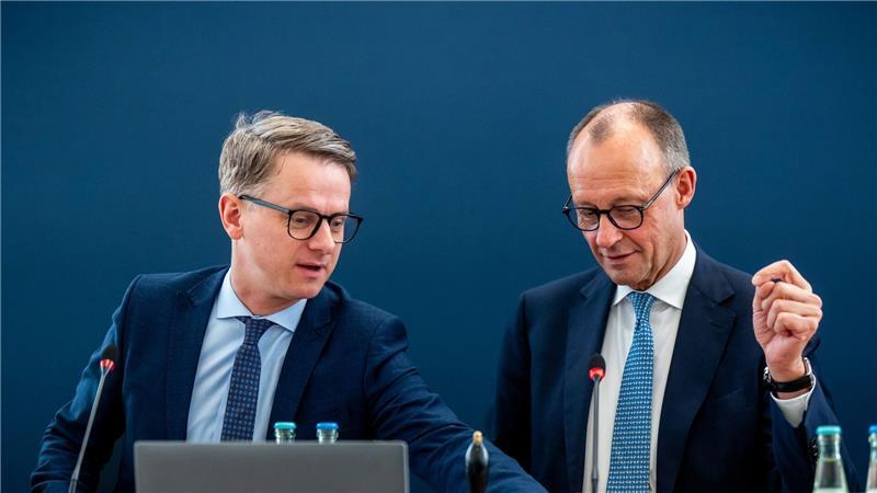 Carsten Linnemann bleibt CDU-Generalsekretär (links) und zieht nicht in eine künftige Bundesregierung unter dem absehbaren Kanzler Friedrich Merz. 