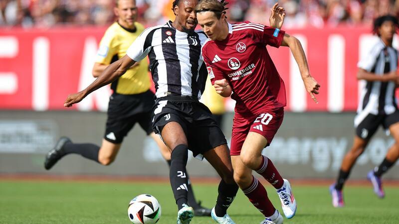 Caspar Jander erkämpft den Ball und zieht los zum 1:0.