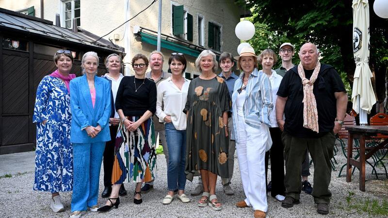 Cast und Crew der Serie „Um Himmels Willen“ kamen noch einmal in München zusammen.