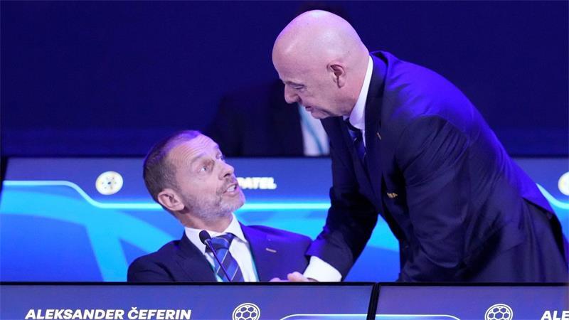 Ohne Rücktrittsforderung: Top-Ligen greifen Infantino an Ceferin (l) und Infantino sind Gegner im Fußball-Machtkampf. (Archivbild)