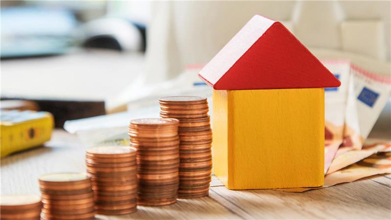 Cent für Cent zum Eigenheim: Wem die Zinsbindungsphase im ersten Finanzierungsanlauf nicht genügt, um die Immobilie abzubezahlen, benötigt eine Anschlussfinanzierung. Um die sollte man sich frühzeitig kümmern.