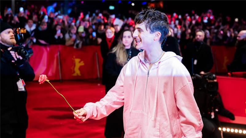 Berlinale: Timothée, Tilda und Trump als Elefant im Raum Chalamet kam am Valentinstag - und bekam ein passendes Geschenk.