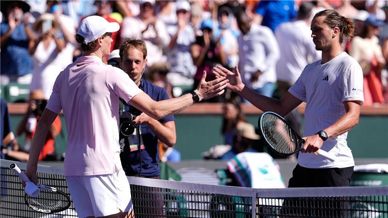 Chancenlos gegen Jannik Sinner (l): Der deutsche Tennisprofi Alexander Zverev.