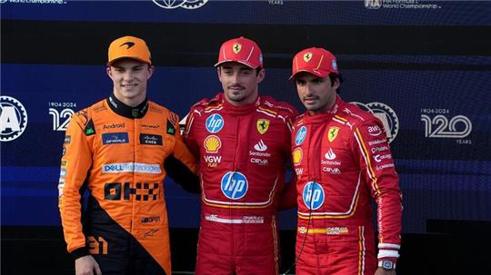 Charles Leclerc (M) startet zum vierten Mal in Serie von der Pole Position in Baku.