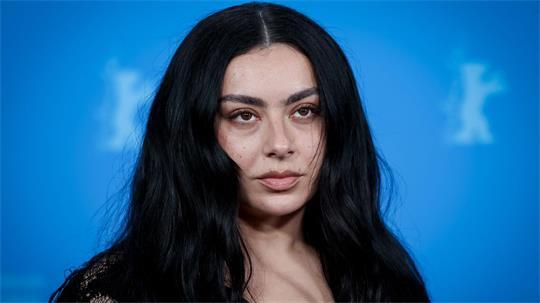 Charli xcx hat ihre Stimme verloren. (Archivbild)