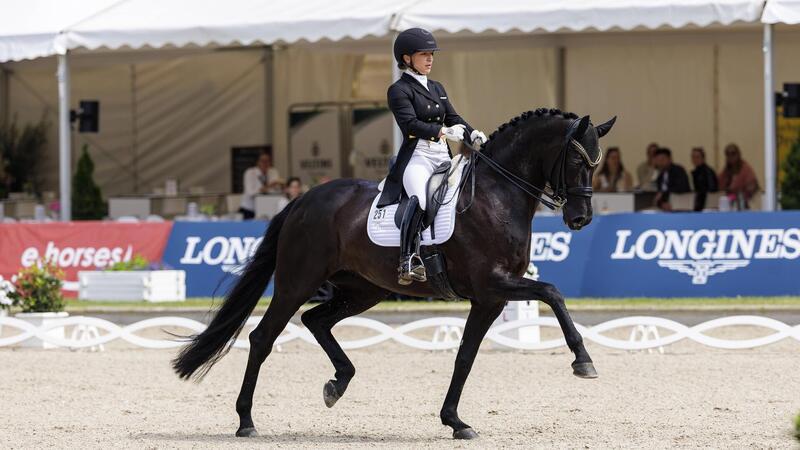 Charlott Schuermann mit Dante‘s Pearl. Das Duo tanzte zuletzt beim CHIO Aachen zum Sieg in der Intermédiaire I.