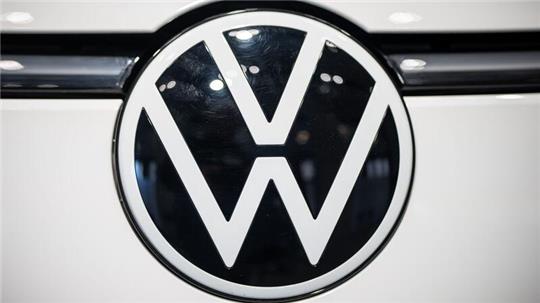 ChatGPT soll vom zweiten Quartal an in mehrere VW-Serienfahrzeuge kommen.
