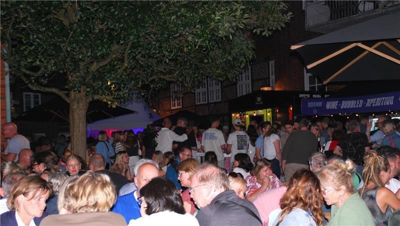 Chillige Stimmung beim Wine-Festival auf dem Stavenort.