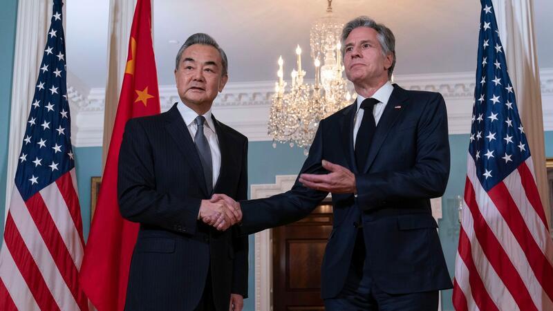 Chinas Außenminister Wang Yi und US-Außenminister Antony Blinken haben sich in Washington getroffen.
