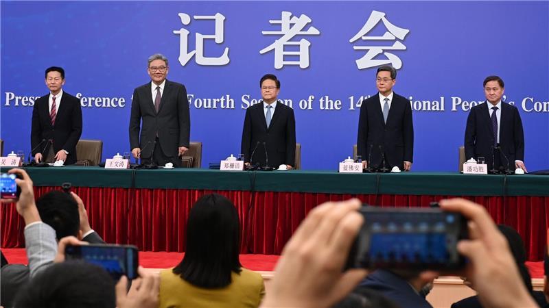 Chinas Ministerien äußerten sich 2,5 Stunden lang zu Wirtschaftsthemen. 