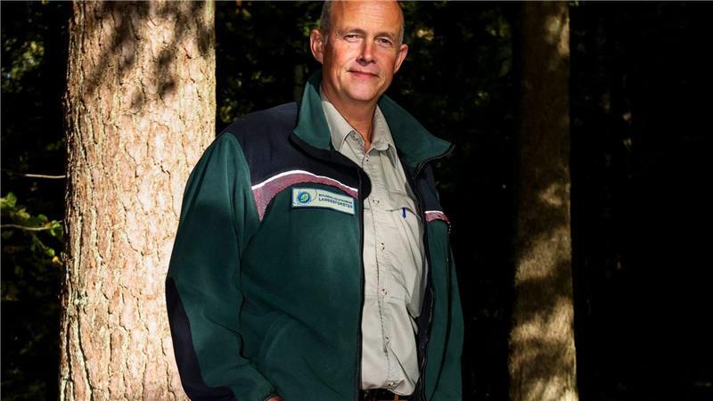 Chris Freise ist der Direktor der Schleswig-Holsteinischen Landesforsten, denen etwa ein Drittel des Waldes im nördlichsten Bundesland gehört.
