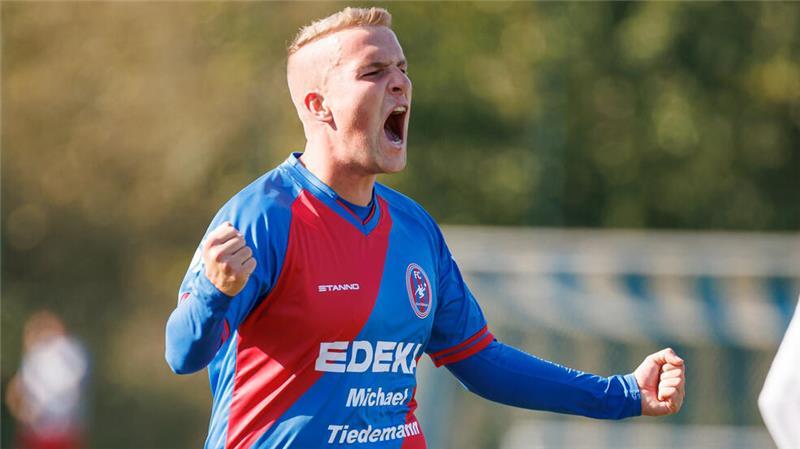 Chris Jarczinski markiert den Führungstreffer für O/O. Der FC hat jetzt 27 Punkte in zehn Spielen gesammelt.