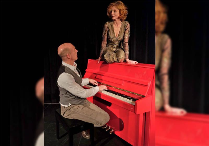 Christa Krings mit Roun Ziverink am Klavier. Foto: Krings