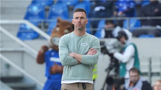 Christian Eichner wird den KSC einem Bericht zufolge vorzeitig verlassen. (Archivbild)