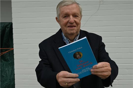 Christian Fuhst hat sich für sein neues Buch in den kriegerischen Horneburger Burgmann Johann von Borch verwandelt.