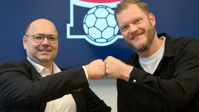 HSV Hamburg präsentiert sein neues Führungsduo Christian Hüneburg (l) und Joha