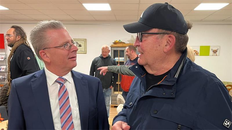 Christian Krüger im Gespräch mit SPD-Legende Helmut Knoefel.