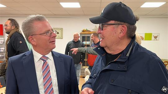 Christian Krüger im Gespräch mit SPD-Legende Helmut Knoefel.