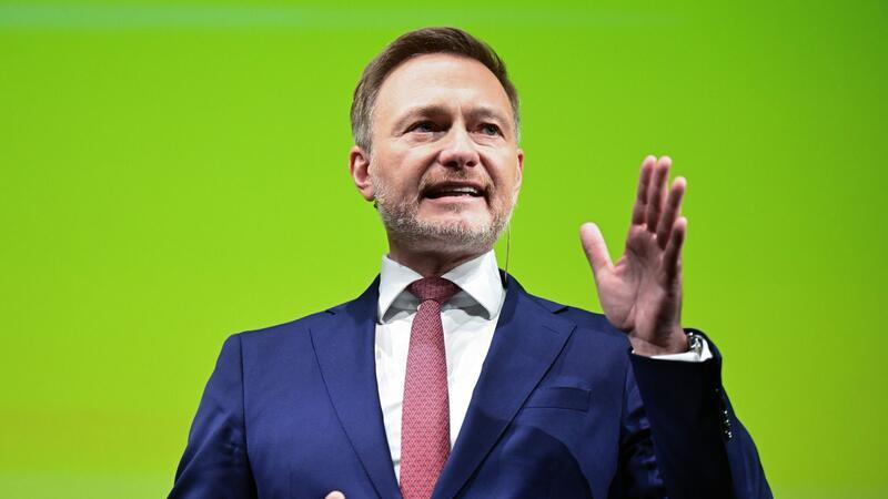Finale der Bauernproteste: Tausende Bauern und Traktoren vor dem Brandenburger Tor Christian Lindner